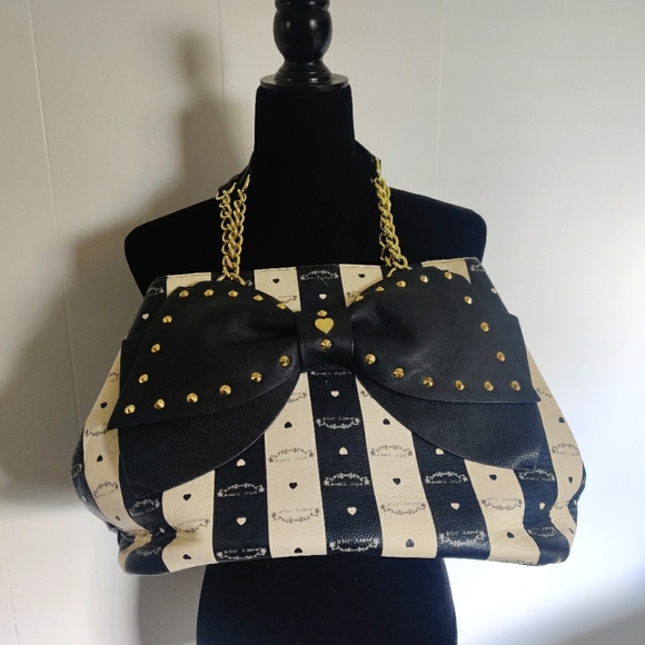 Betsey Johnson Handbags - Betsey Johnson Purse